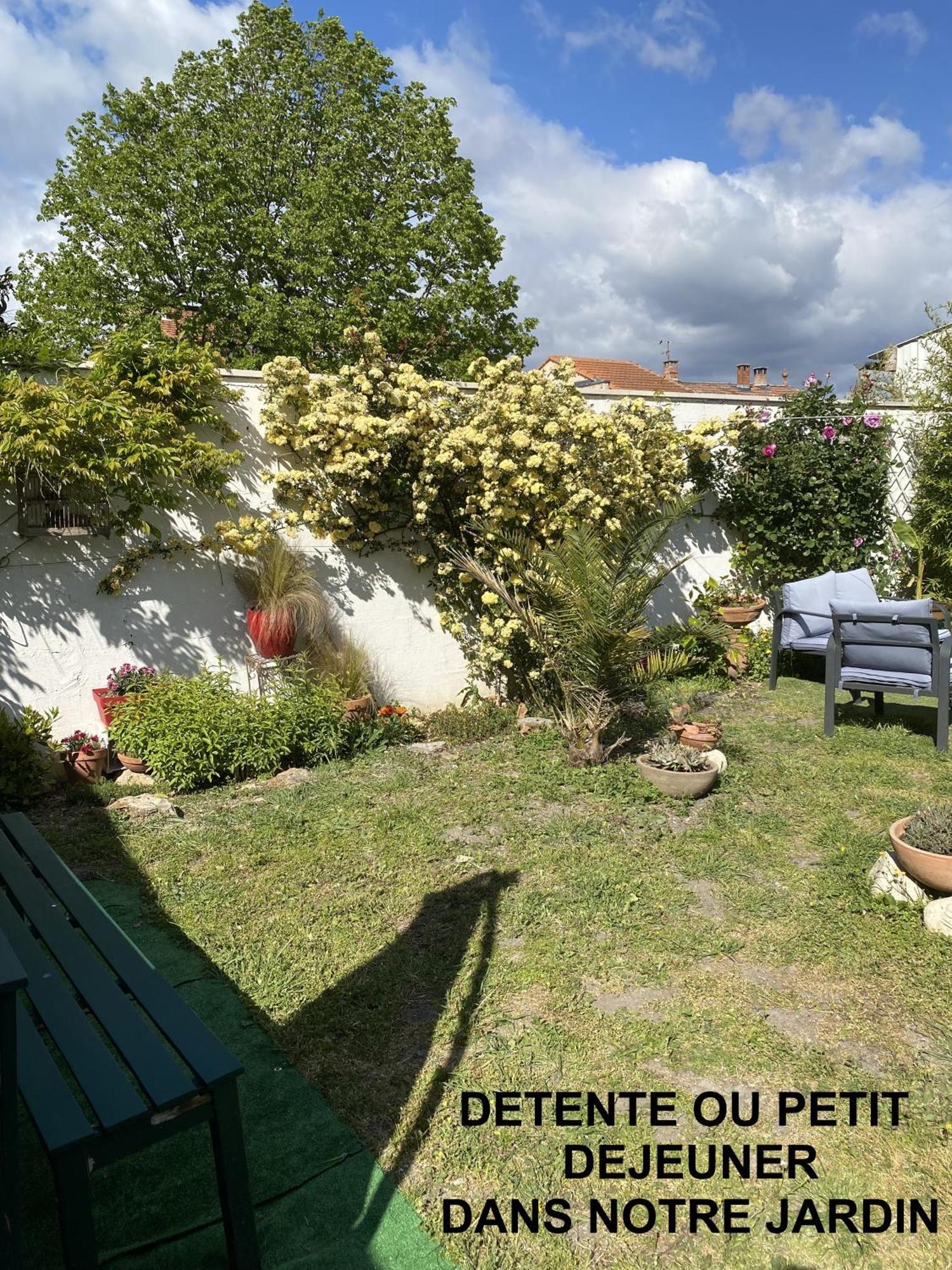 Cote Court Panzió L'Isle-sur-la-Sorgue Kültér fotó